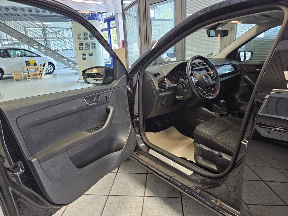 Skoda Fabia  bei Hoffmann Automobile in Wolfsburg kaufen und sofort mitnehmen - Bild 14