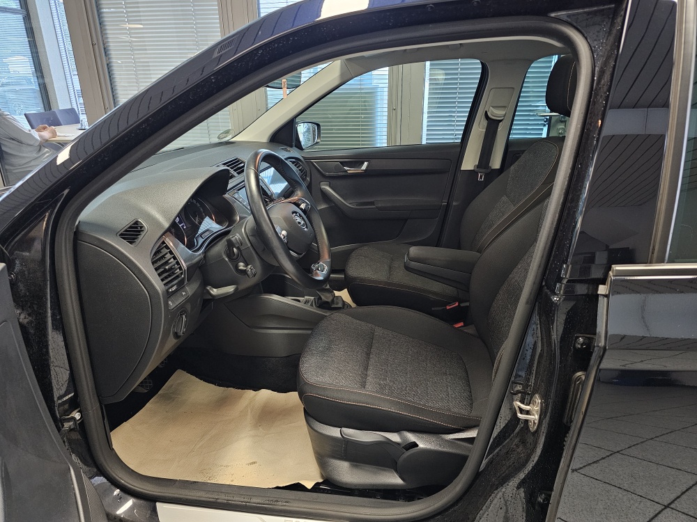 Skoda Fabia  bei Hoffmann Automobile in Wolfsburg kaufen und sofort mitnehmen - Bild 9