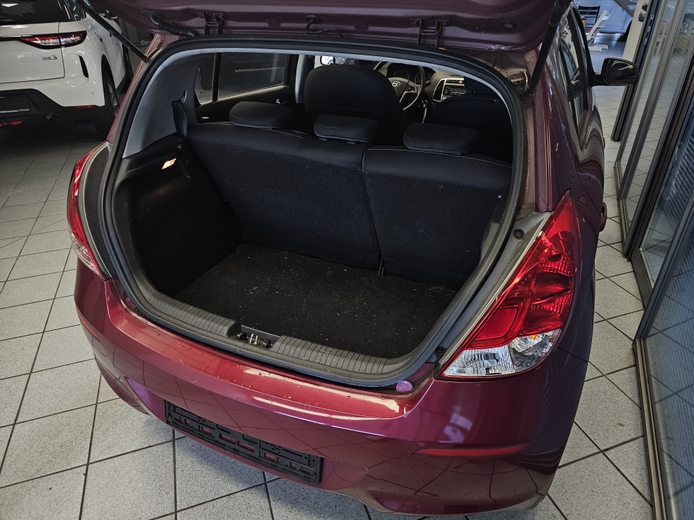 Hyundai i20  bei Hoffmann Automobile in Wolfsburg kaufen und sofort mitnehmen - Bild 4