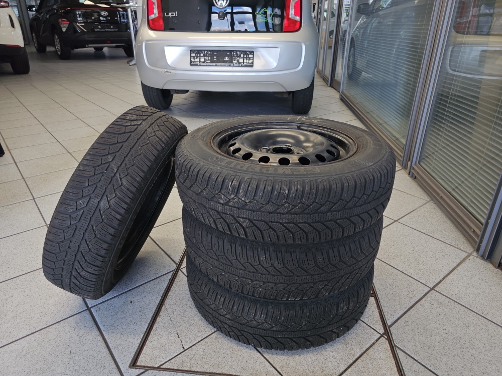 VW up!  bei Hoffmann Automobile in Wolfsburg kaufen und sofort mitnehmen - Bild 15