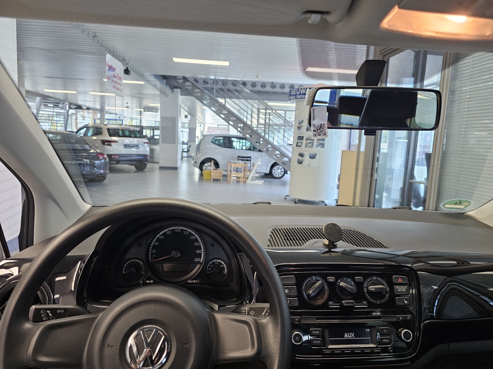 VW up!  bei Hoffmann Automobile in Wolfsburg kaufen und sofort mitnehmen - Bild 8