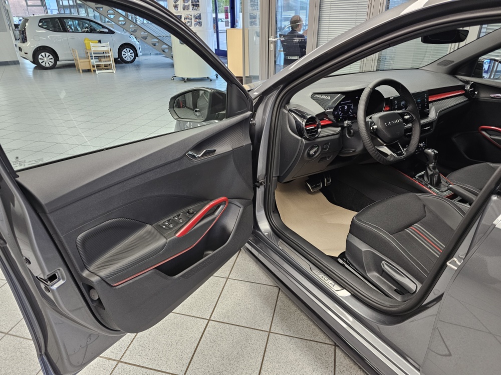 Skoda Fabia  bei Hoffmann Automobile in Wolfsburg kaufen und sofort mitnehmen - Bild 19