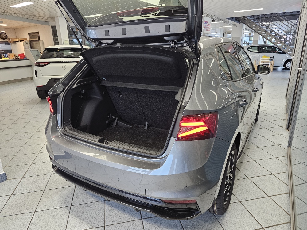 Skoda Fabia  bei Hoffmann Automobile in Wolfsburg kaufen und sofort mitnehmen - Bild 2