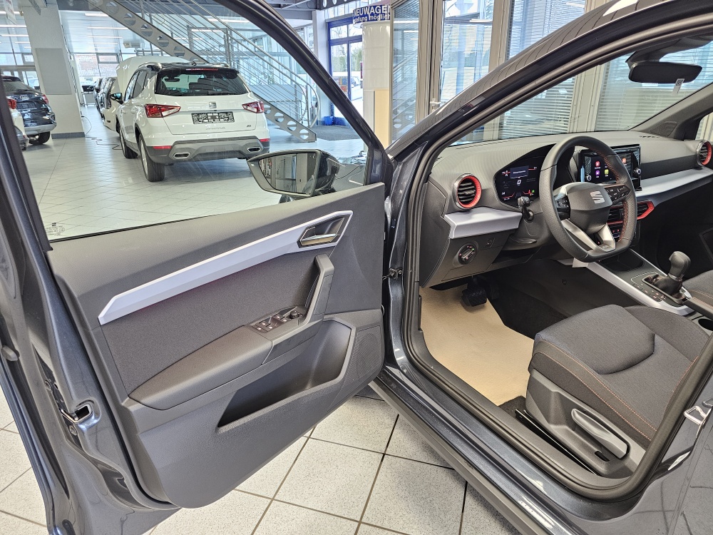 Seat Arona  bei Hoffmann Automobile in Wolfsburg kaufen und sofort mitnehmen - Bild 25