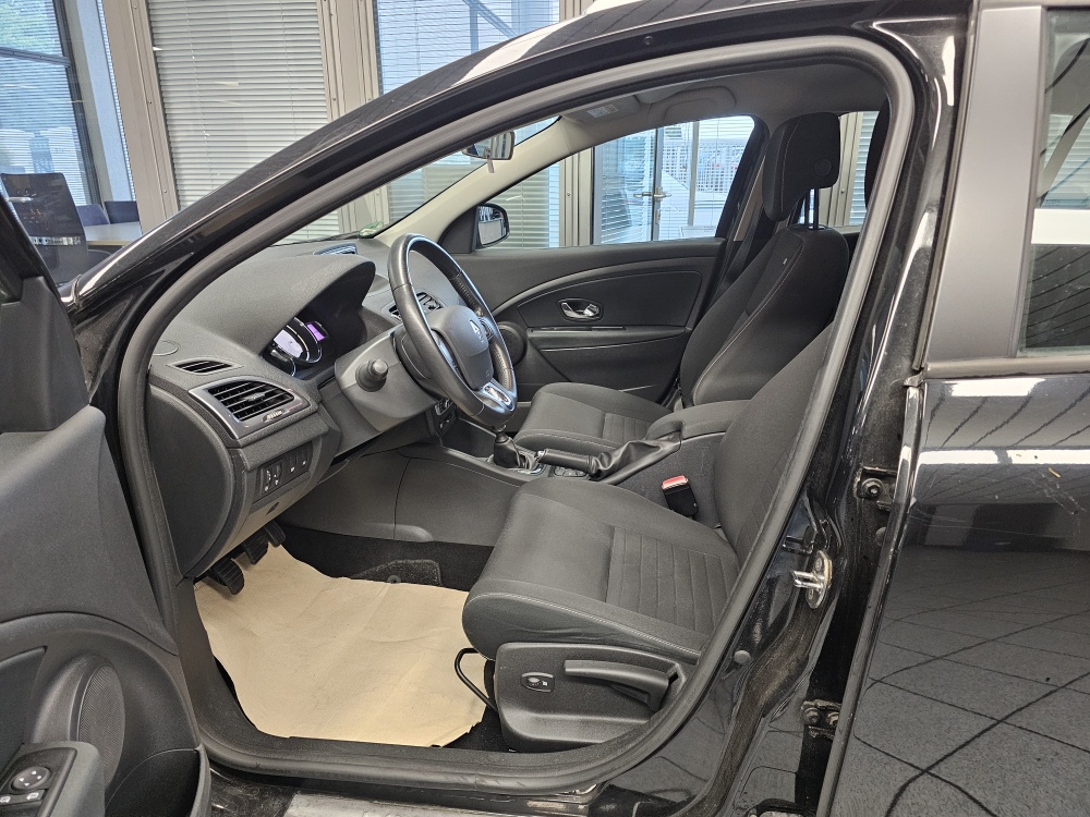Renault Megane Grandtour  bei Hoffmann Automobile in Wolfsburg kaufen und sofort mitnehmen - Bild 9