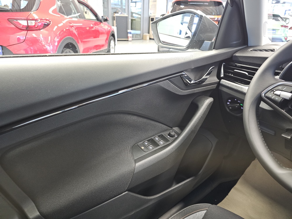 Skoda Kamiq bei Hoffmann Automobile in Wolfsburg kaufen und sofort mitnehmen - Bild 21