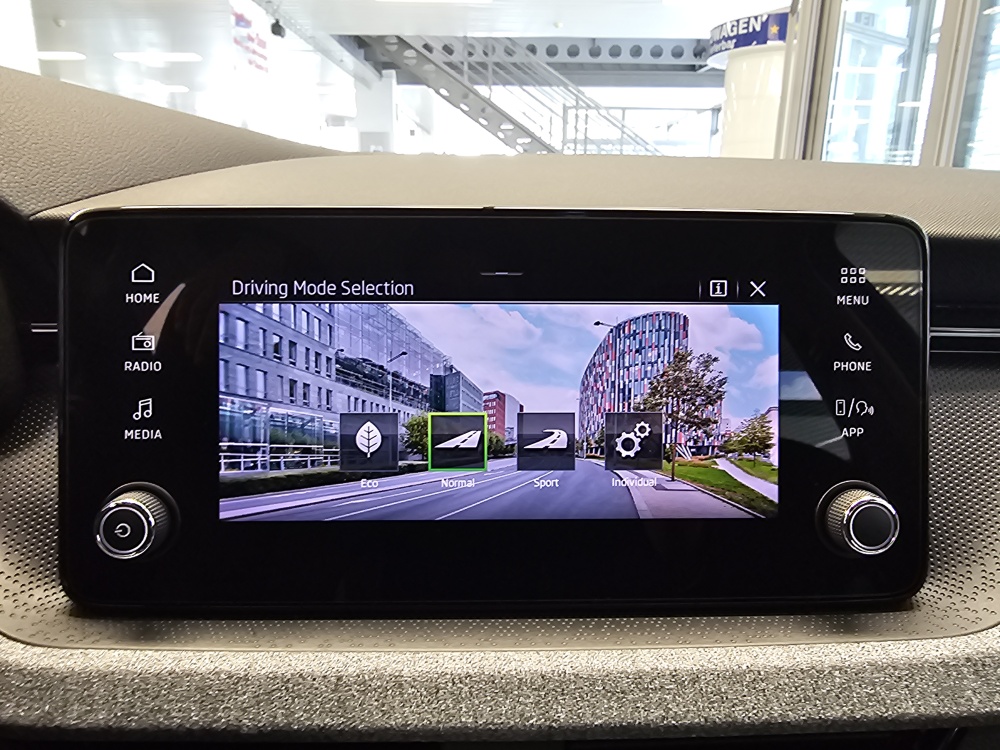 Skoda Kamiq bei Hoffmann Automobile in Wolfsburg kaufen und sofort mitnehmen - Bild 18