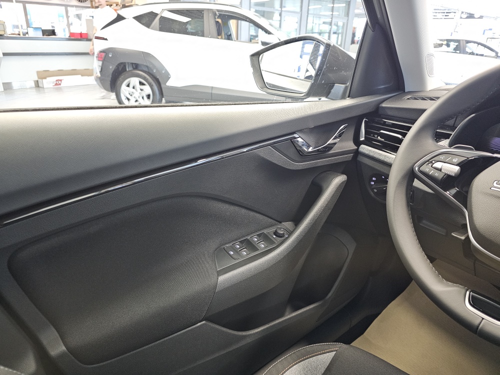 Skoda Kamiq bei Hoffmann Automobile in Wolfsburg kaufen und sofort mitnehmen - Bild 18