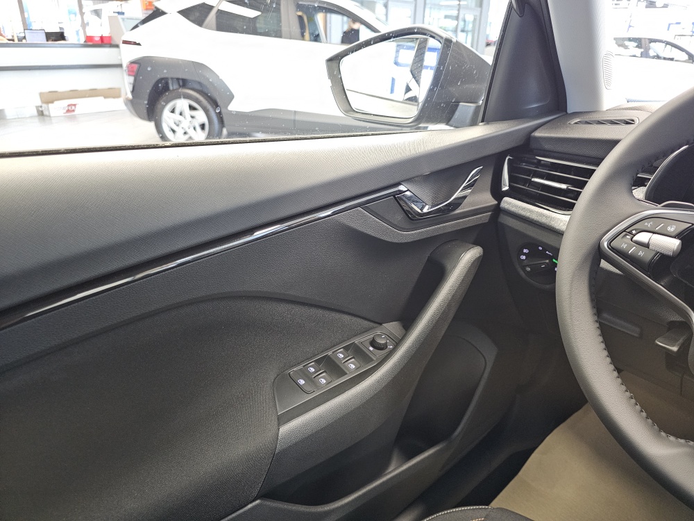 Skoda Kamiq bei Hoffmann Automobile in Wolfsburg kaufen und sofort mitnehmen - Bild 21