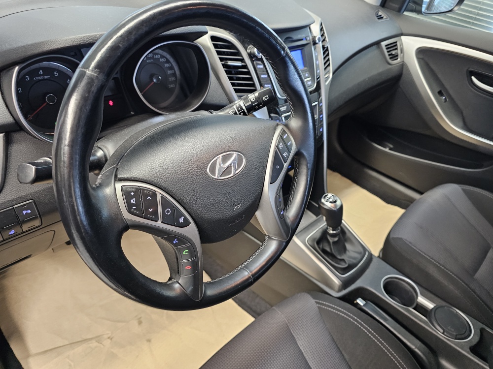 Hyundai i30 Kombi  bei Hoffmann Automobile in Wolfsburg kaufen und sofort mitnehmen - Bild 10