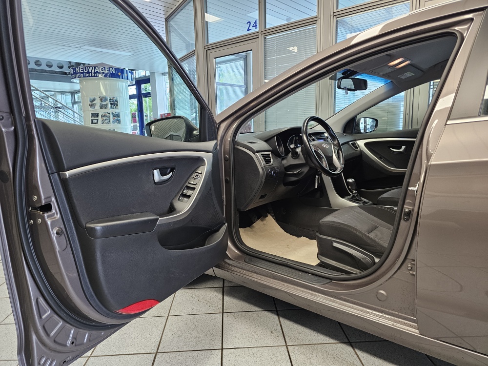 Hyundai i30 Kombi  bei Hoffmann Automobile in Wolfsburg kaufen und sofort mitnehmen - Bild 11