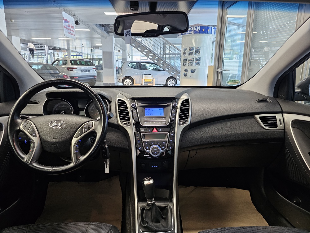 Hyundai i30 Kombi  bei Hoffmann Automobile in Wolfsburg kaufen und sofort mitnehmen - Bild 3