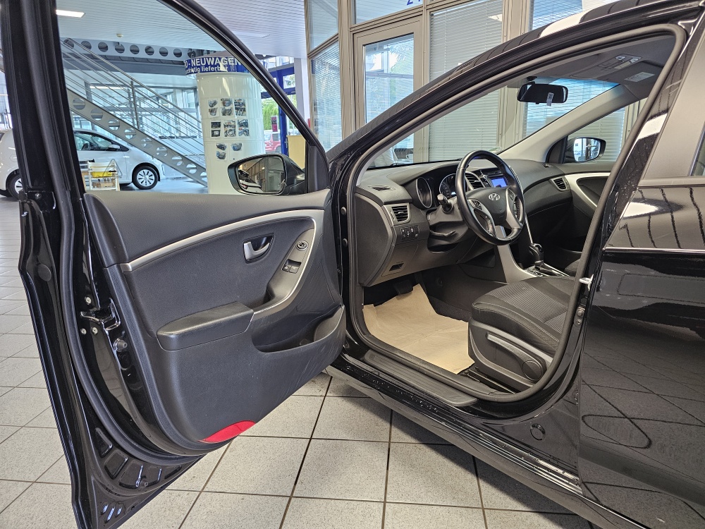 Hyundai i30  bei Hoffmann Automobile in Wolfsburg kaufen und sofort mitnehmen - Bild 11