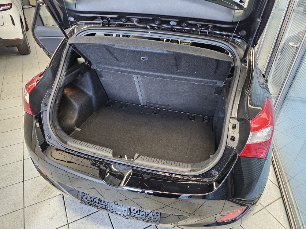 Hyundai i30  bei Hoffmann Automobile in Wolfsburg kaufen und sofort mitnehmen - Bild 4