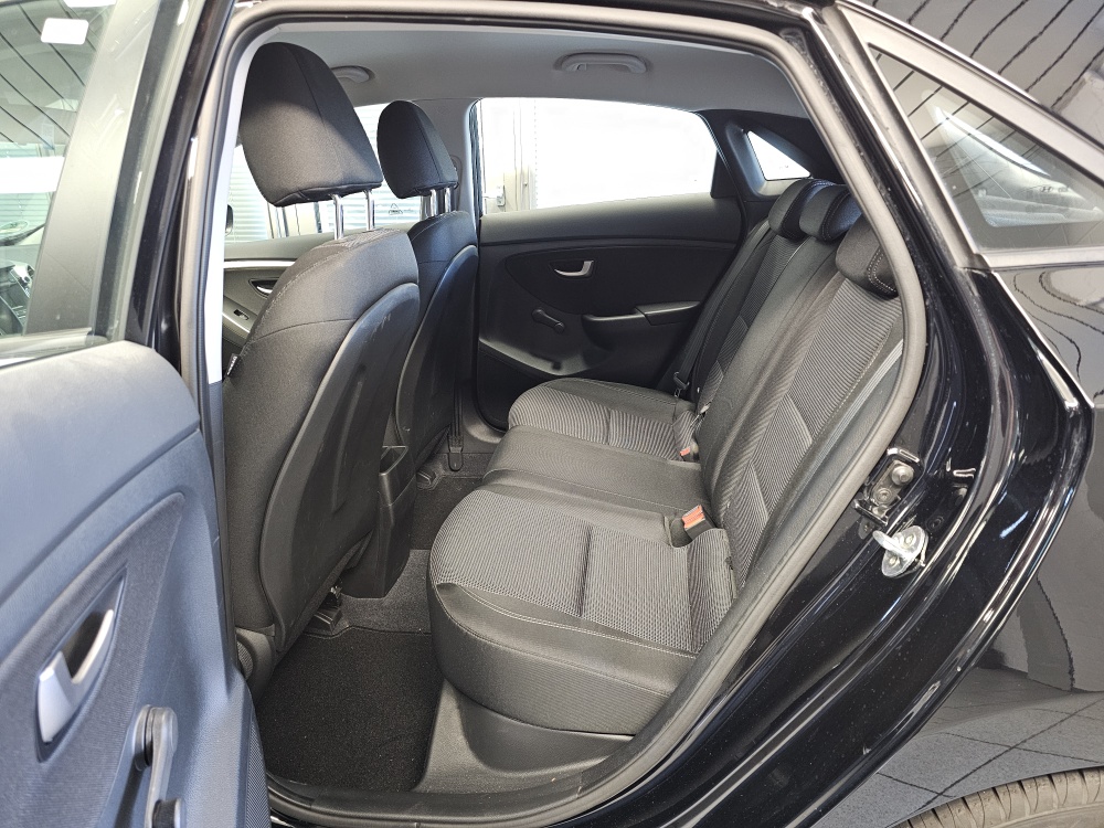 Hyundai i30  bei Hoffmann Automobile in Wolfsburg kaufen und sofort mitnehmen - Bild 5