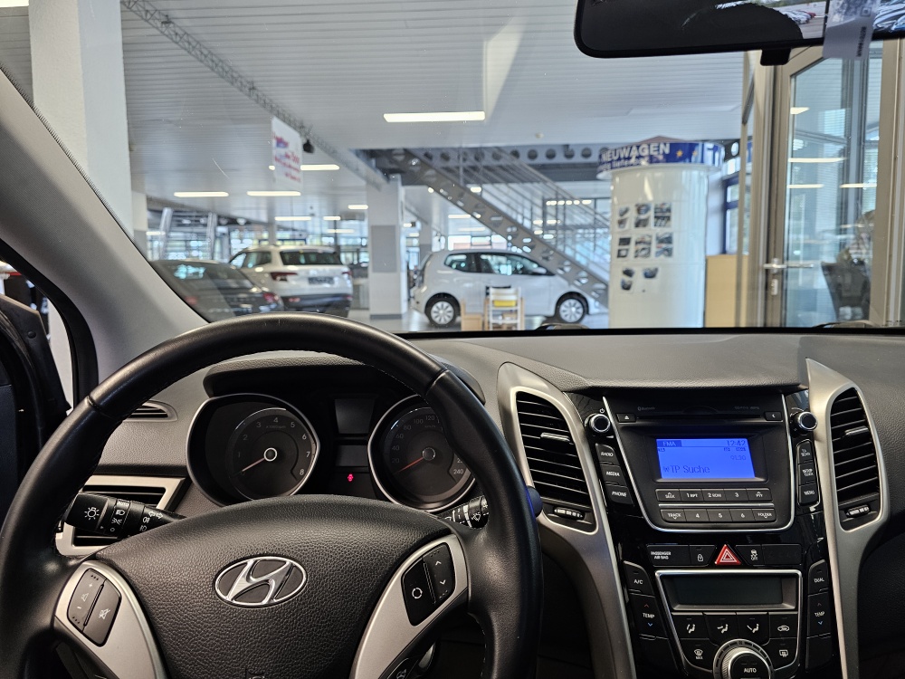 Hyundai i30  bei Hoffmann Automobile in Wolfsburg kaufen und sofort mitnehmen - Bild 8