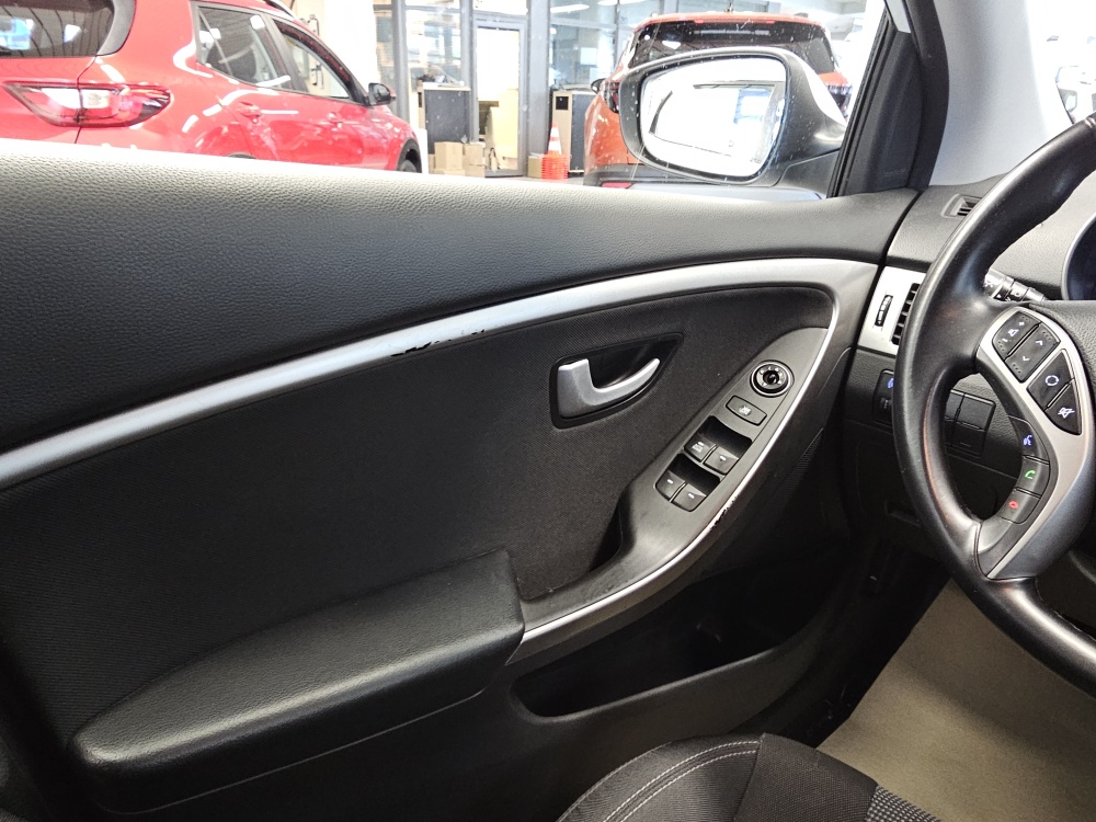 Hyundai i30 Kombi bei Hoffmann Automobile in Wolfsburg kaufen und sofort mitnehmen - Bild 12