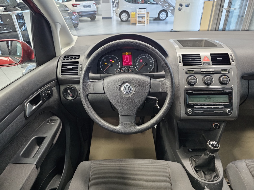 VW Touran  bei Hoffmann Automobile in Wolfsburg kaufen und sofort mitnehmen - Bild 12