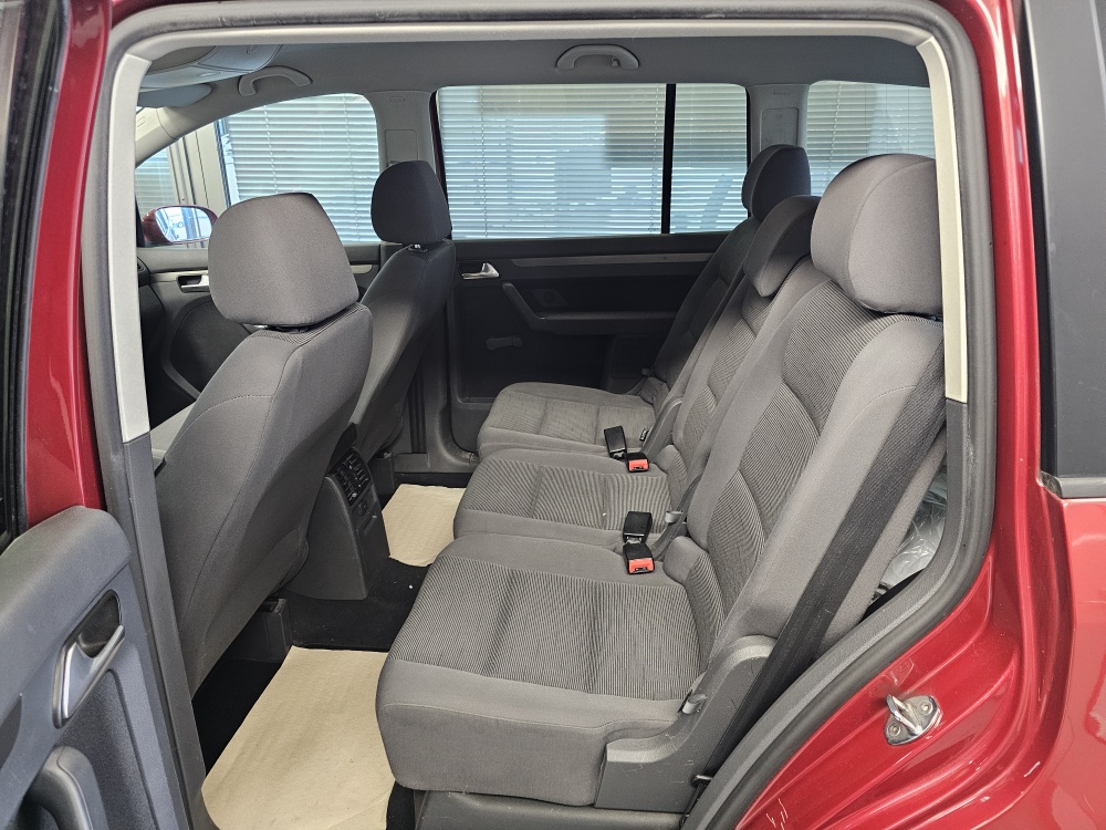 VW Touran  bei Hoffmann Automobile in Wolfsburg kaufen und sofort mitnehmen - Bild 6