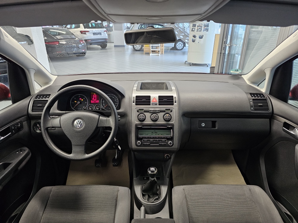 VW Touran  bei Hoffmann Automobile in Wolfsburg kaufen und sofort mitnehmen - Bild 7