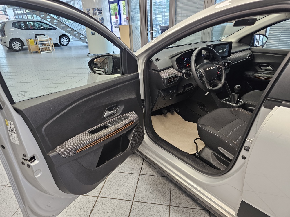 Dacia Sandero  bei Hoffmann Automobile in Wolfsburg kaufen und sofort mitnehmen - Bild 19