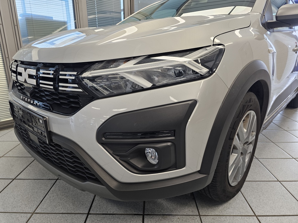 Dacia Sandero  bei Hoffmann Automobile in Wolfsburg kaufen und sofort mitnehmen - Bild 21