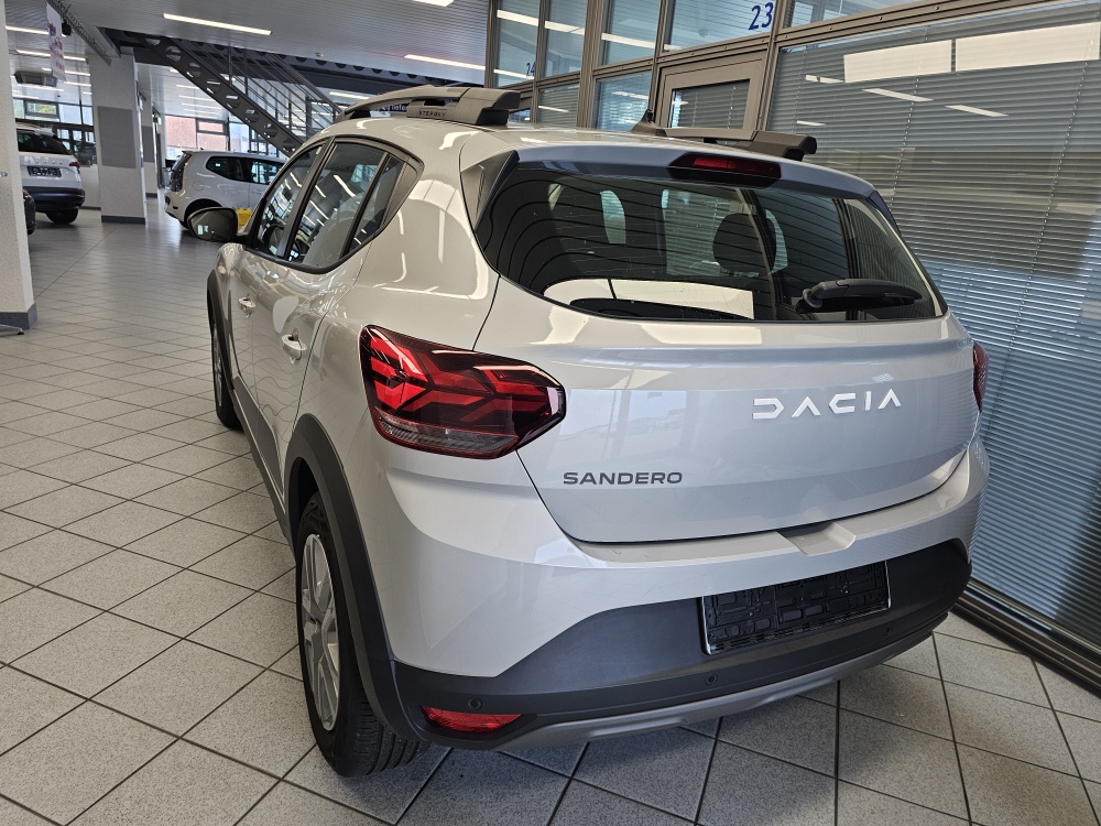 Dacia Sandero  bei Hoffmann Automobile in Wolfsburg kaufen und sofort mitnehmen - Bild 4