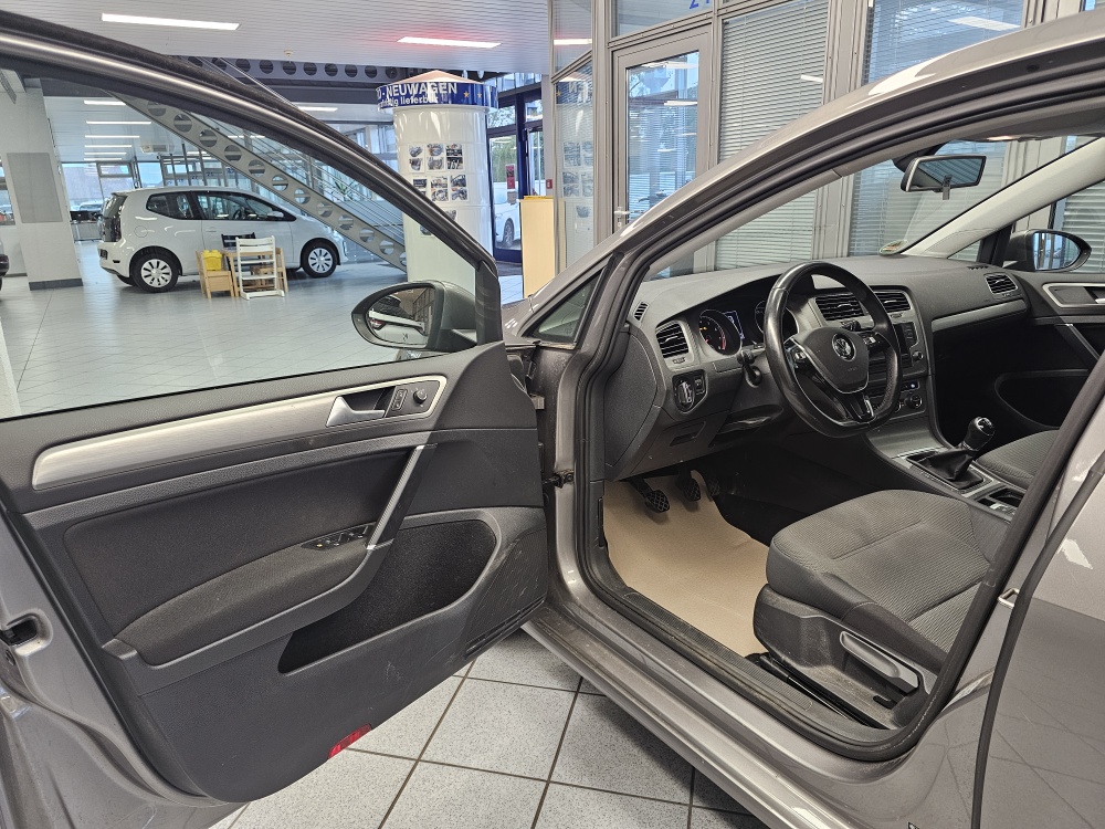 VW Golf  bei Hoffmann Automobile in Wolfsburg kaufen und sofort mitnehmen - Bild 18