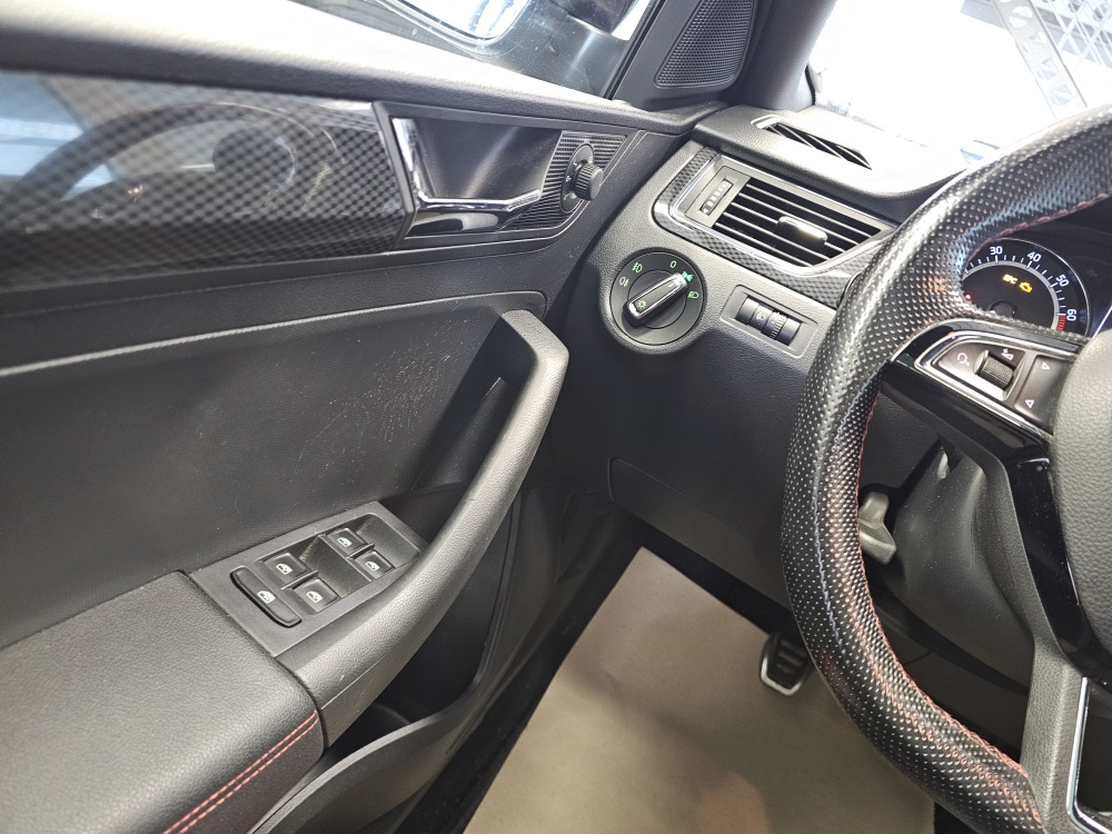 Skoda Rapid Spaceback  bei Hoffmann Automobile in Wolfsburg kaufen und sofort mitnehmen - Bild 14