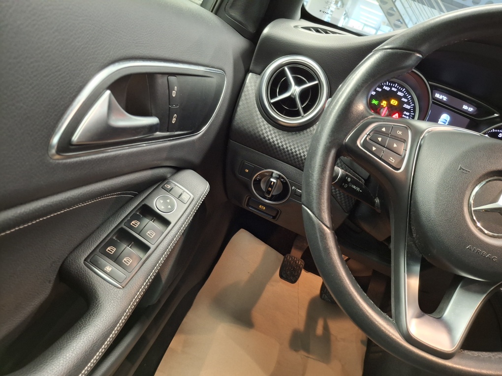Mercedes-Benz A 180  bei Hoffmann Automobile in Wolfsburg kaufen und sofort mitnehmen - Bild 16