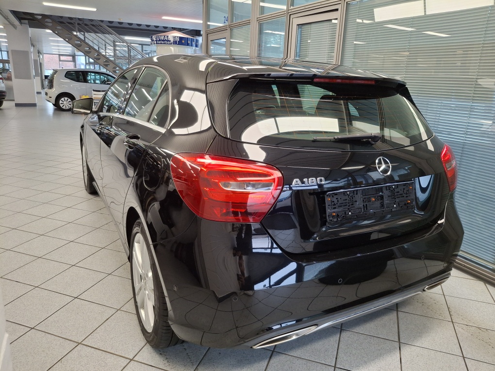 Mercedes-Benz A 180  bei Hoffmann Automobile in Wolfsburg kaufen und sofort mitnehmen - Bild 4