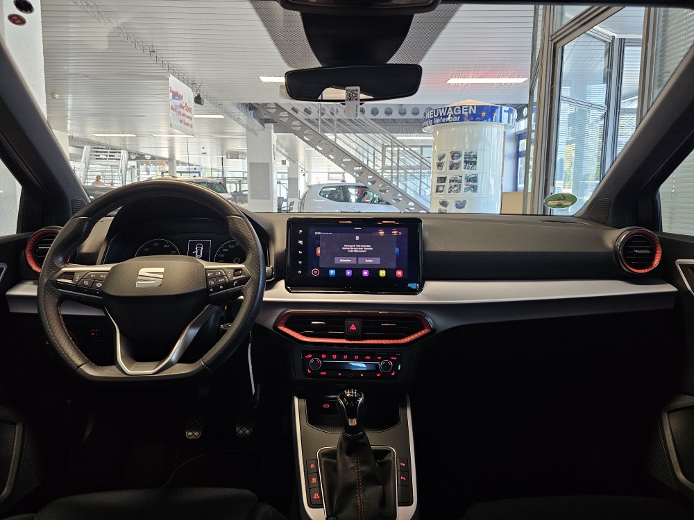 Seat Arona  bei Hoffmann Automobile in Wolfsburg kaufen und sofort mitnehmen - Bild 3