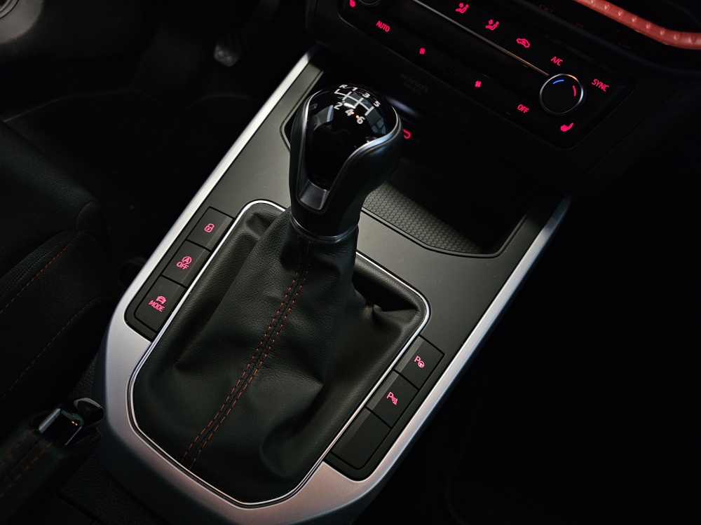 Seat Arona  bei Hoffmann Automobile in Wolfsburg kaufen und sofort mitnehmen - Bild 6