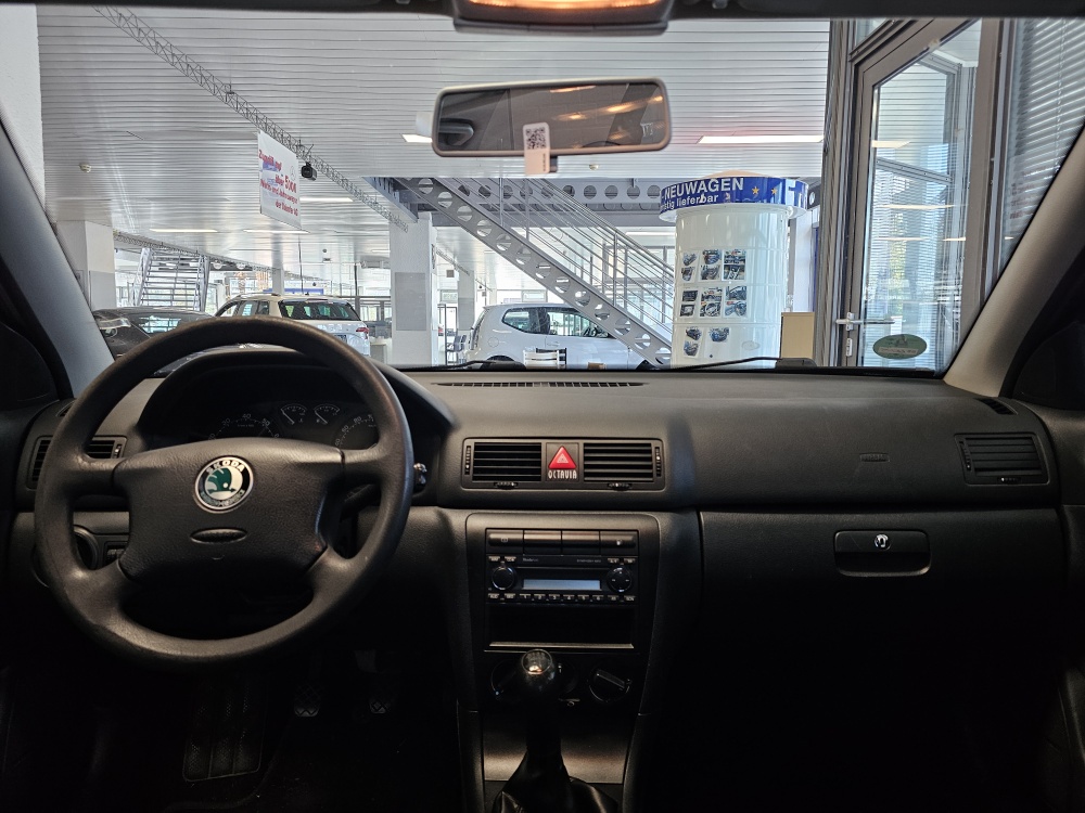 Skoda Octavia Combi  bei Hoffmann Automobile in Wolfsburg kaufen und sofort mitnehmen - Bild 3