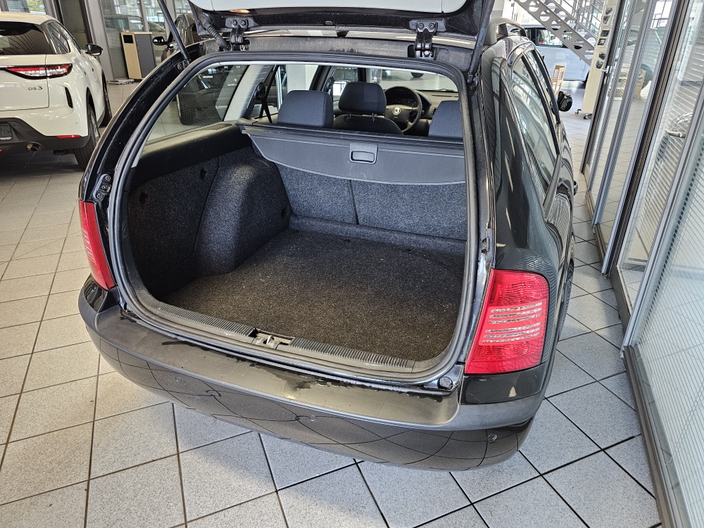 Skoda Octavia Combi  bei Hoffmann Automobile in Wolfsburg kaufen und sofort mitnehmen - Bild 4