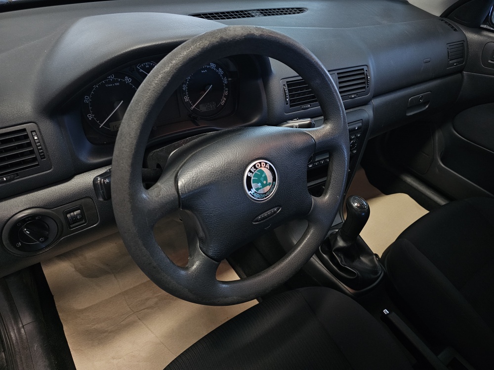 Skoda Octavia Combi  bei Hoffmann Automobile in Wolfsburg kaufen und sofort mitnehmen - Bild 9
