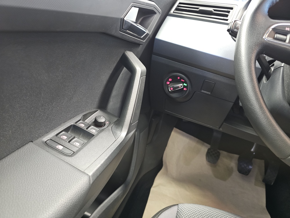 Seat Arona  bei Hoffmann Automobile in Wolfsburg kaufen und sofort mitnehmen - Bild 13