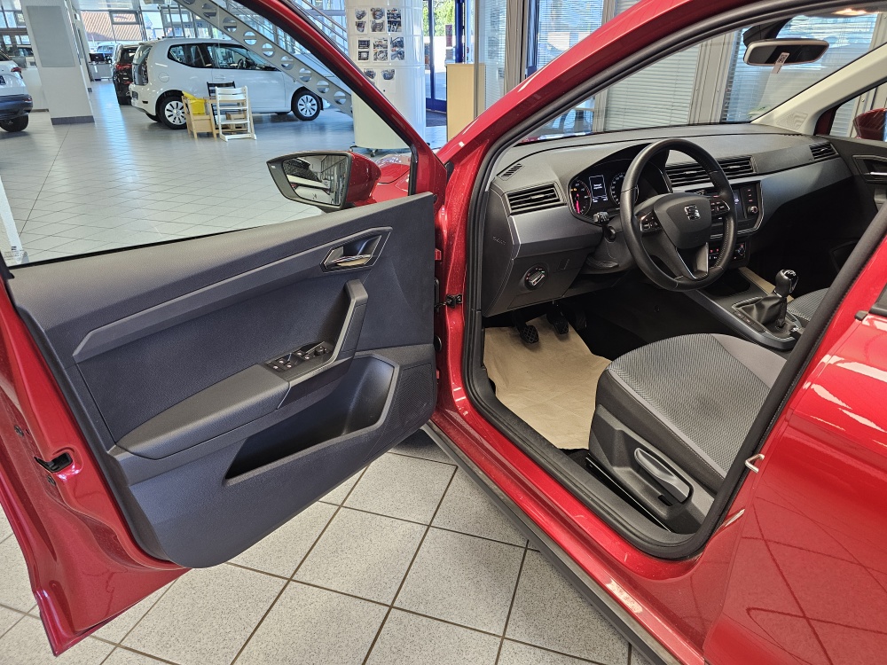 Seat Arona  bei Hoffmann Automobile in Wolfsburg kaufen und sofort mitnehmen - Bild 17