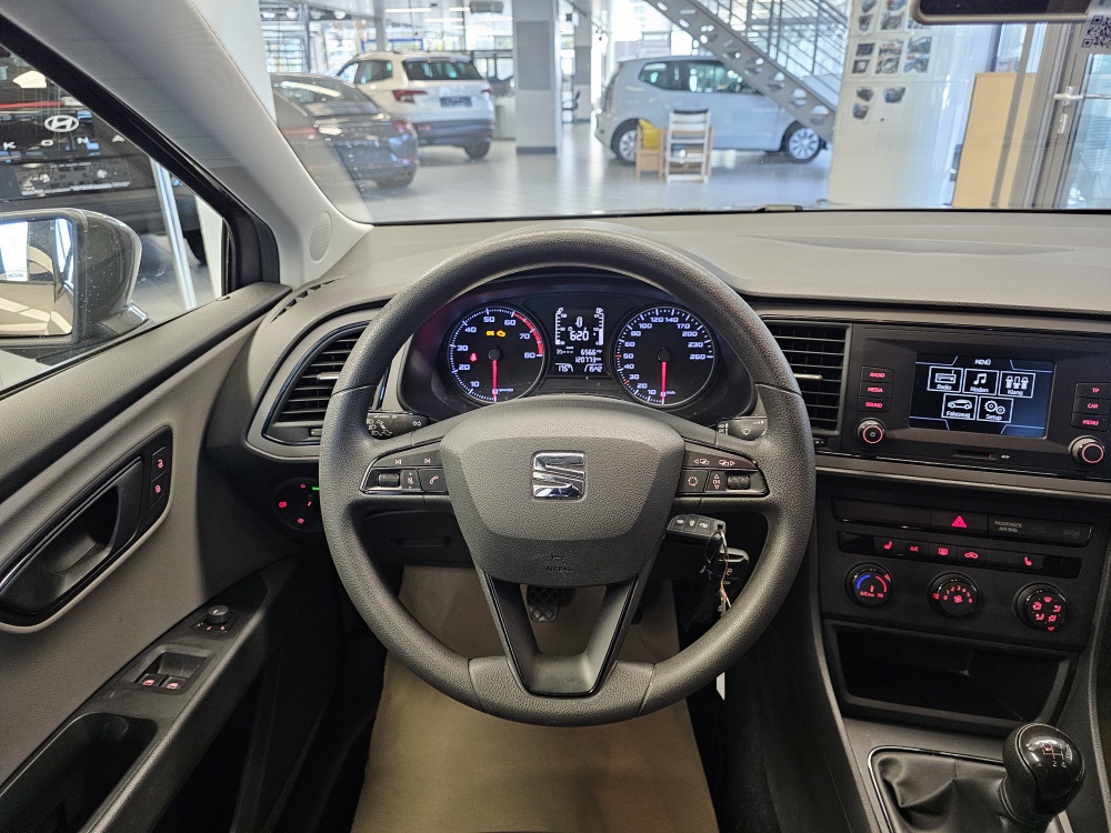 Seat Leon Sportstourer  ST  bei Hoffmann Automobile in Wolfsburg kaufen und sofort mitnehmen - Bild 12