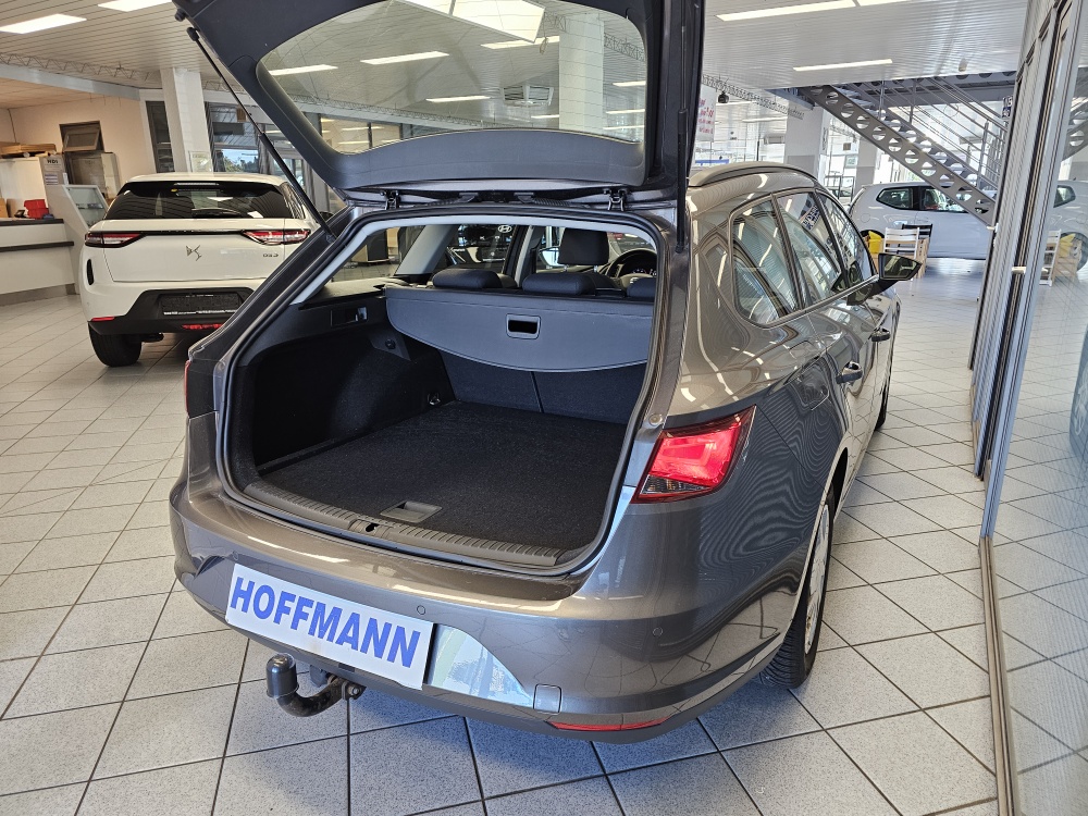 Seat Leon Sportstourer  ST  bei Hoffmann Automobile in Wolfsburg kaufen und sofort mitnehmen - Bild 2