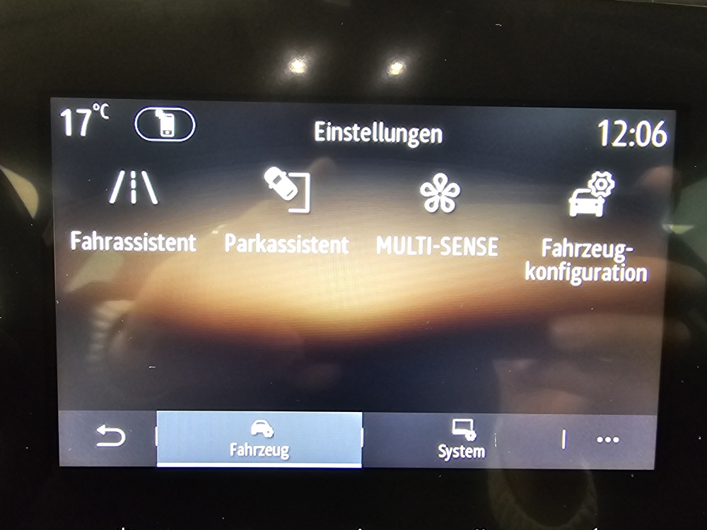 Renault Megane Grandtour  bei Hoffmann Automobile in Wolfsburg kaufen und sofort mitnehmen - Bild 17