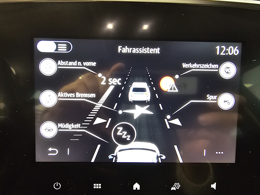 Renault Megane Grandtour  bei Hoffmann Automobile in Wolfsburg kaufen und sofort mitnehmen - Bild 18