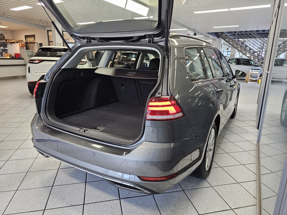 VW Golf Variant  bei Hoffmann Automobile in Wolfsburg kaufen und sofort mitnehmen - Bild 2