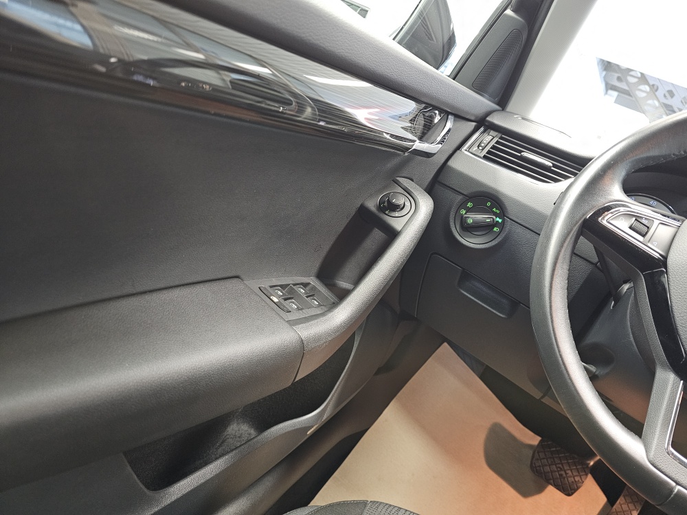 Skoda Octavia Combi  bei Hoffmann Automobile in Wolfsburg kaufen und sofort mitnehmen - Bild 16