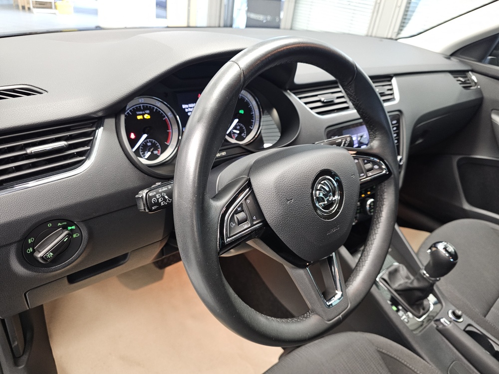 Skoda Octavia Combi  bei Hoffmann Automobile in Wolfsburg kaufen und sofort mitnehmen - Bild 18