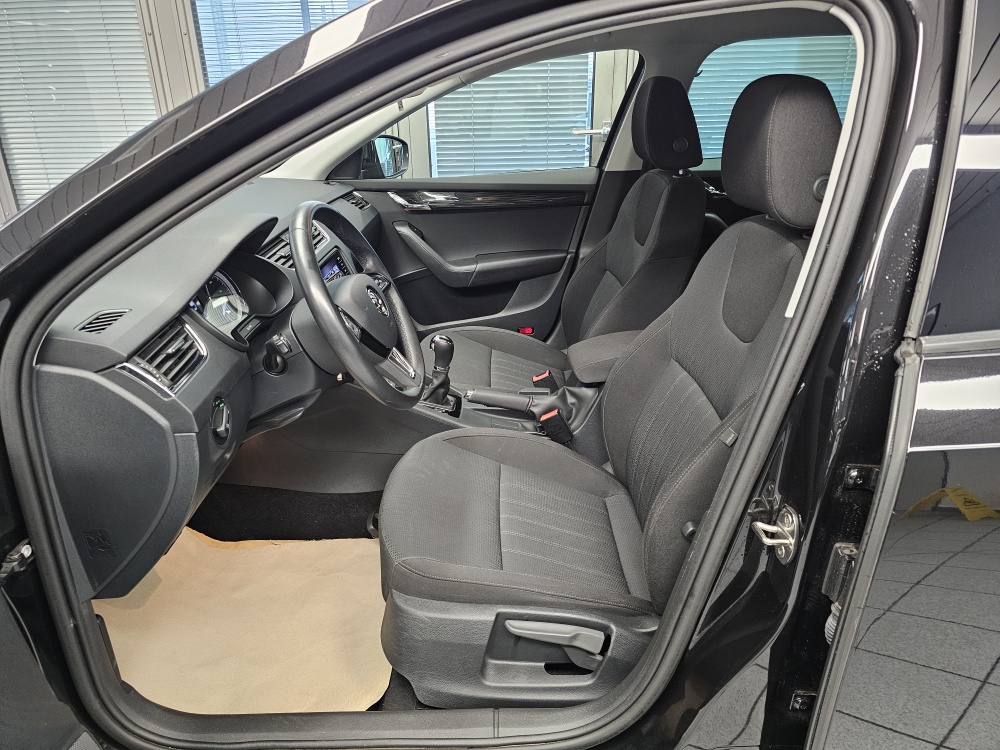 Skoda Octavia Combi  bei Hoffmann Automobile in Wolfsburg kaufen und sofort mitnehmen - Bild 19