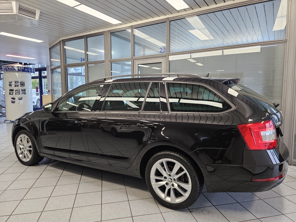 Skoda Octavia Combi  bei Hoffmann Automobile in Wolfsburg kaufen und sofort mitnehmen - Bild 21