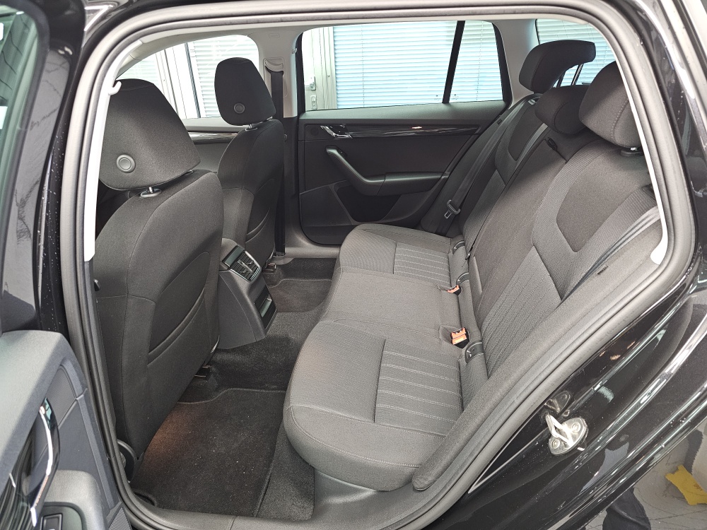 Skoda Octavia Combi  bei Hoffmann Automobile in Wolfsburg kaufen und sofort mitnehmen - Bild 5