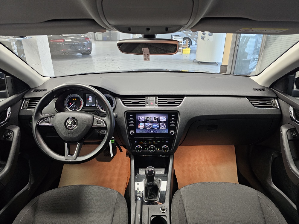 Skoda Octavia Combi  bei Hoffmann Automobile in Wolfsburg kaufen und sofort mitnehmen - Bild 6