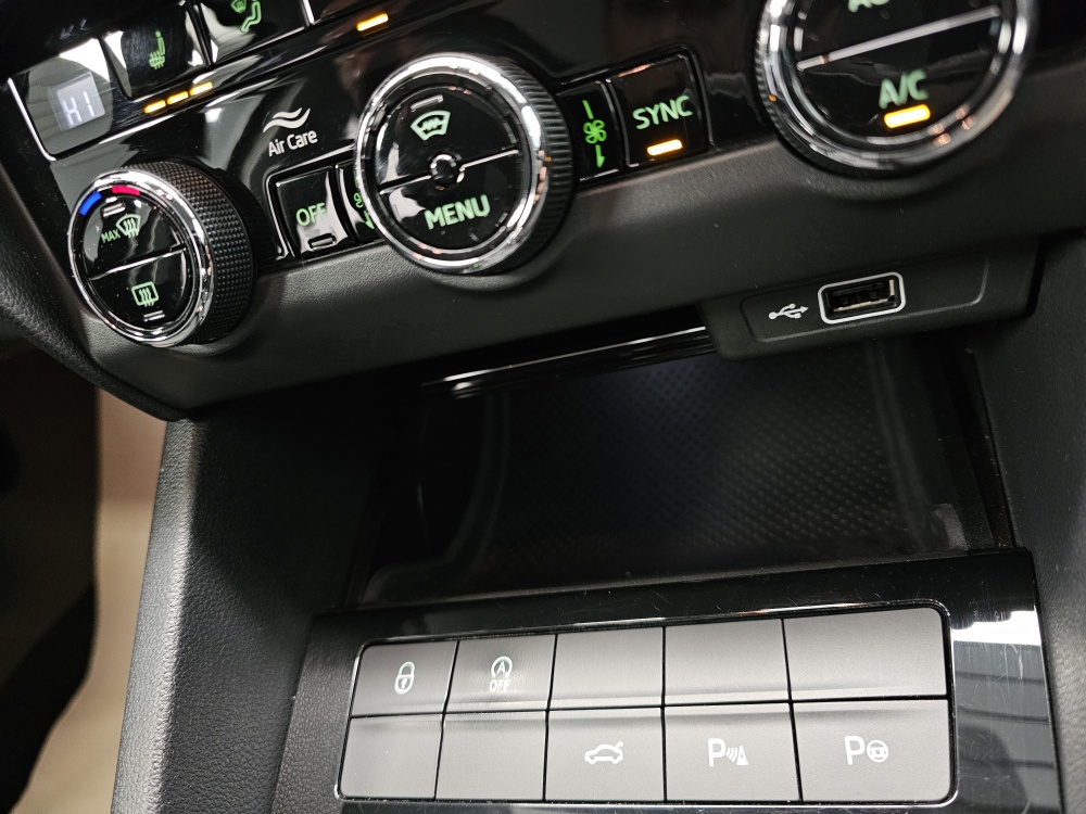 Skoda Octavia Combi  bei Hoffmann Automobile in Wolfsburg kaufen und sofort mitnehmen - Bild 8